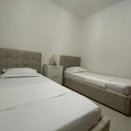 Fabiola's City Center Apartment Vlore