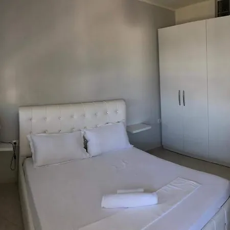 Fabiola's City Center Apartment *