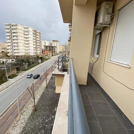 Fabiola's City Center Apartament Wlora