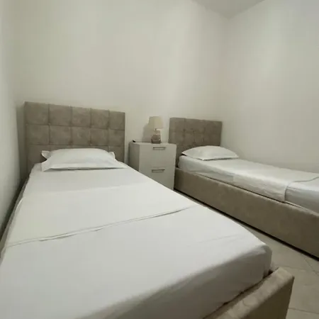 Fabiola's City Center Apartament